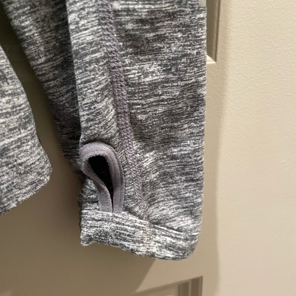 Nike womens dri-fit quarter zip heather gray with thumb holes size M. Never worn - Picture 11 of 12